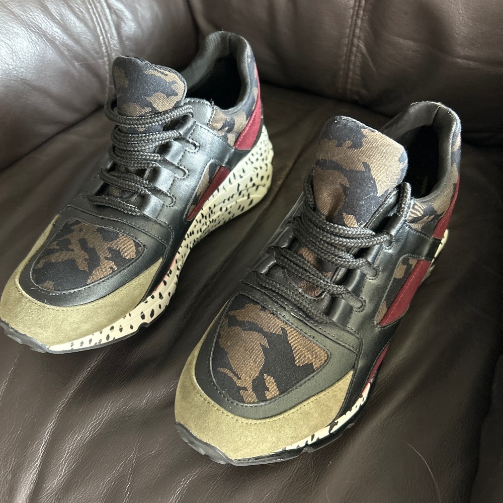 Steve Madden Cliff Sneakers, Tennis Shoes, Sz 9 - Women